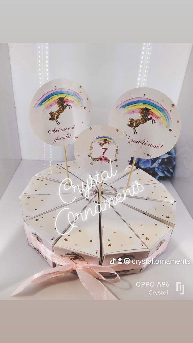 Cutie felie de tort / Tort decorativ unicorn