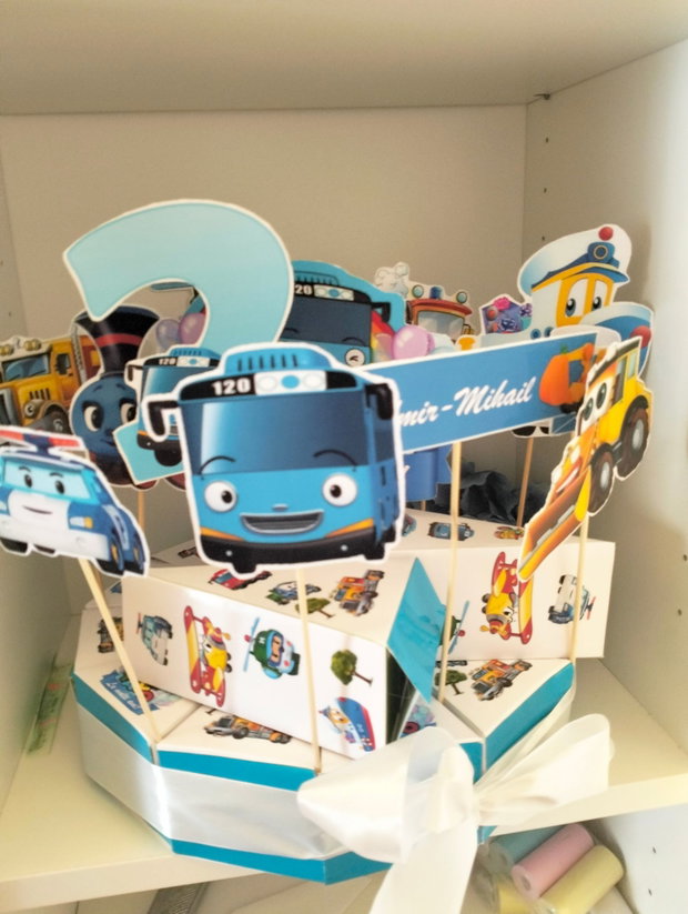 Cutie felie de tort decorativ festiv masinute
