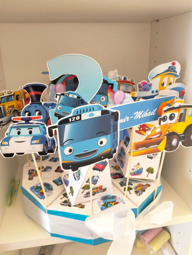 Cutie felie de tort decorativ festiv masinute