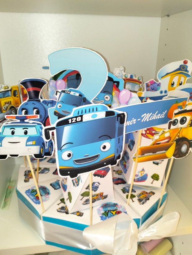 Cutie felie de tort decorativ festiv masinute