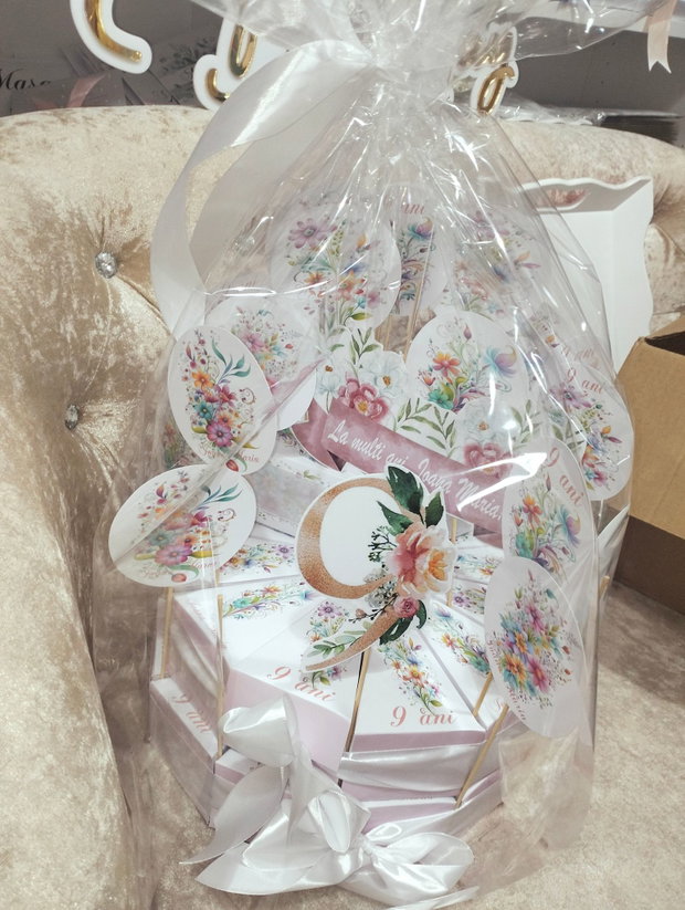 Cutie felie tort decorativ festiv /  marturie / Floral