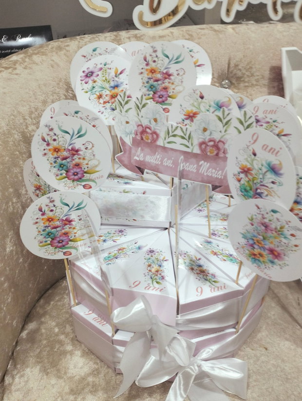 Cutie felie tort decorativ festiv /  marturie / Floral