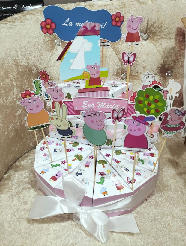 Cutie felie tort decorativ festiv Pepa Pig