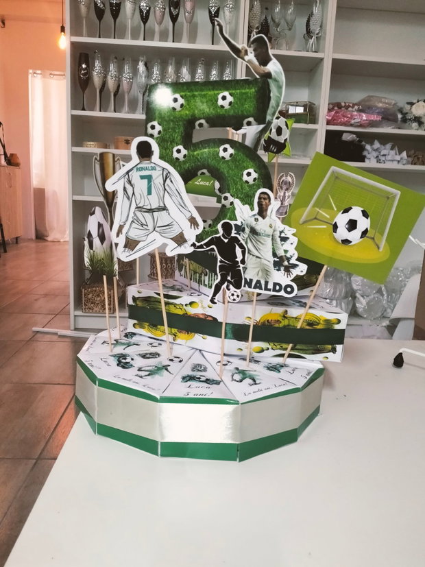 Cutie felie tort decorativ fotbal Ronaldo