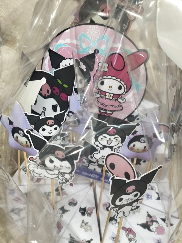 Cutie felie de tort decorativ festiv Kuromi