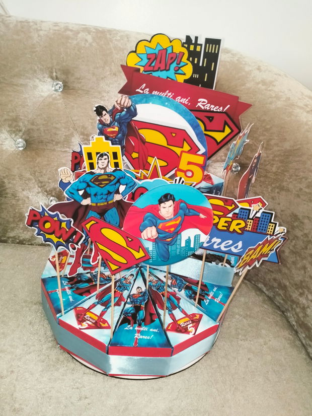Cutie felie tort decorativ Superman