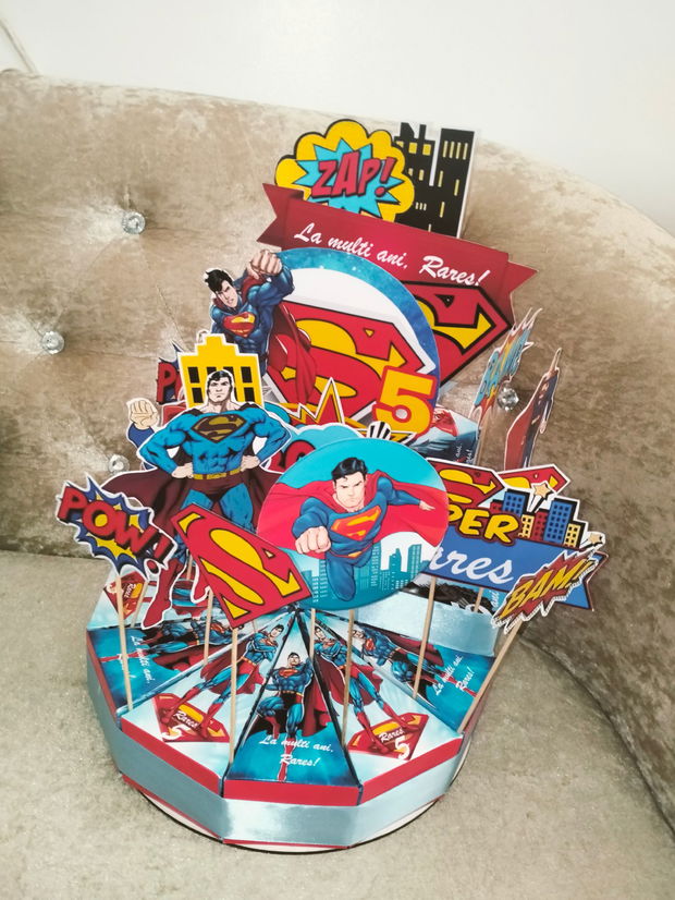 Cutie felie tort decorativ Superman
