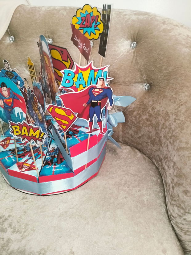Cutie felie tort decorativ Superman