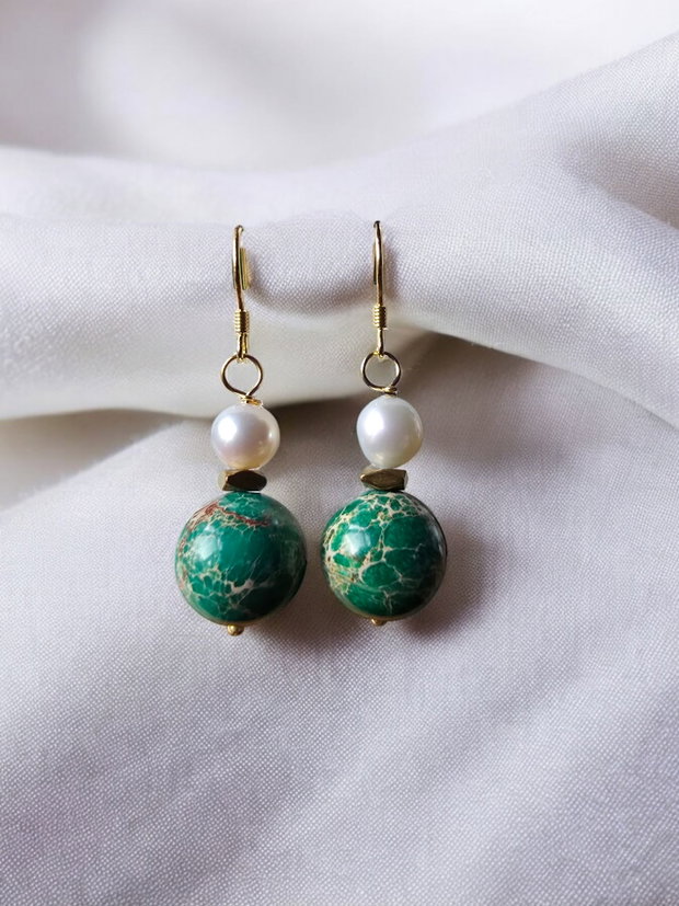 Cercei regalit verde si perle de cultura
