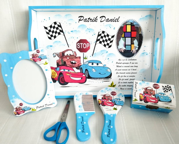Tavita de mot baietel cu Cars