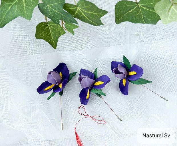Pin martisor: Iris