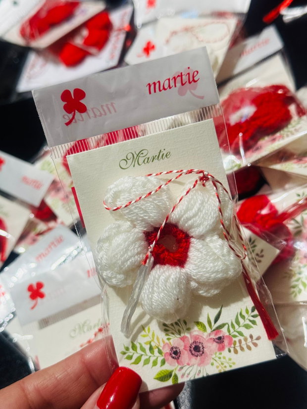 Martisoare romanesti realizate manual