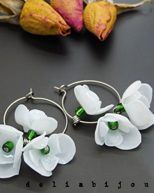 Cercei statement handmade unicat - PET-uri (plastic) reciclate - flori (cod1148)