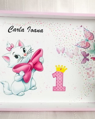 Tavita de mot fetita cu pisicuță