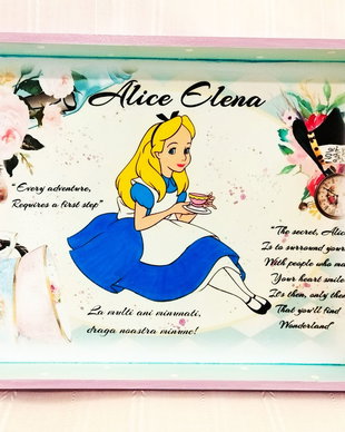 Tavita de mot fetita cu Alice
