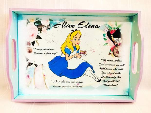 Tavita de mot fetita cu Alice
