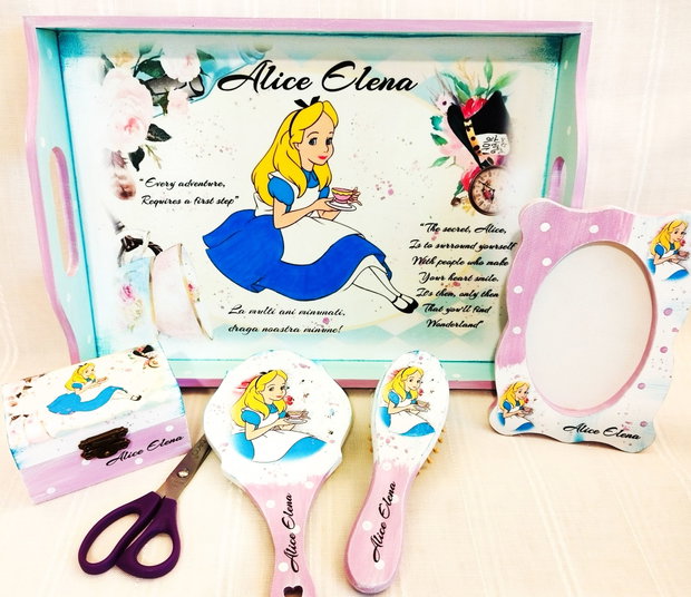 Tavita de mot fetita cu Alice