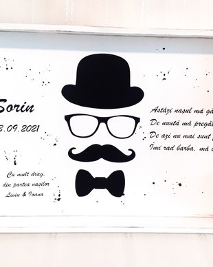 Tavita pentru mire cu tema pălărie și musteață