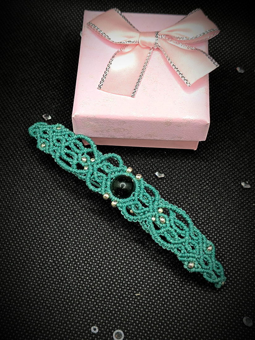 Brățară micro macrame verde cu cristal Piatra Soarelui