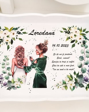 Tavita pentru mireasa cu nașa în rochie verde