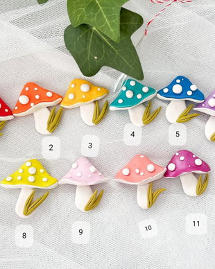 Brose martisor: Ciupercute colorate