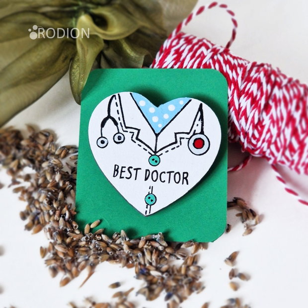 Martisor brosa pentru medic pictat manual handmade Best Doctor