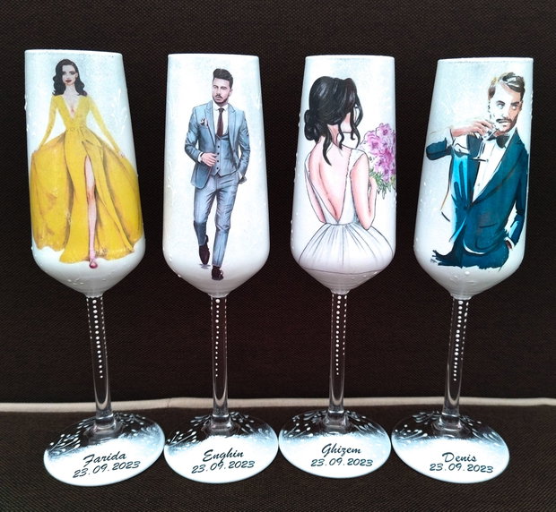 Pahare de nunta personalizate cu mireasă brunetă