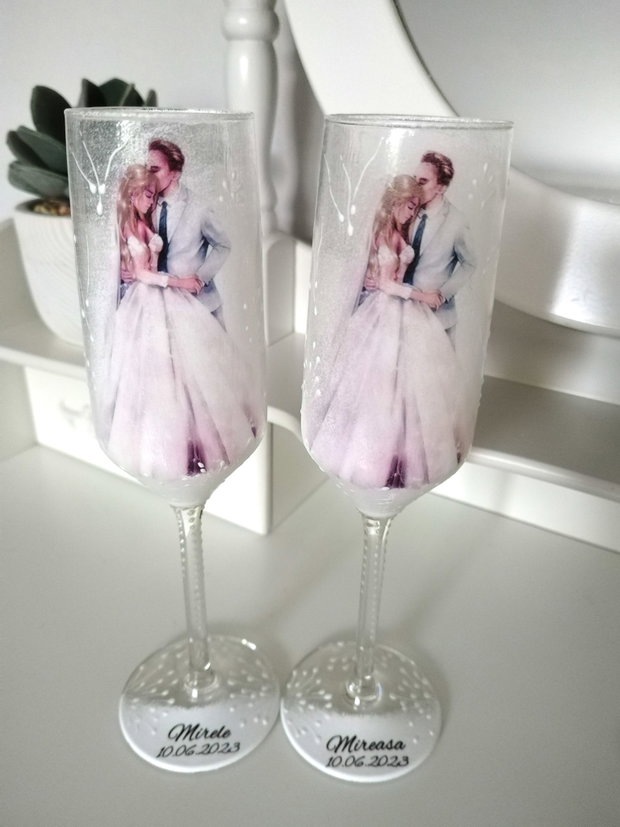 Pahare de nunta personalizate cu două perechi de nași