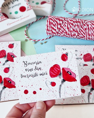 Martisor maci magnet pictat manual cu mesaj
