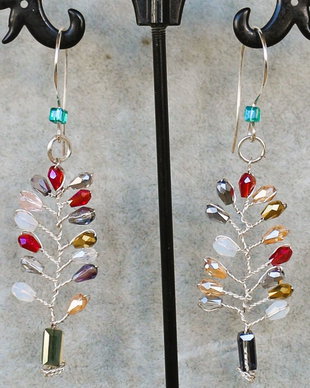 Cercei handmade din sarma si cristale tip swarovski