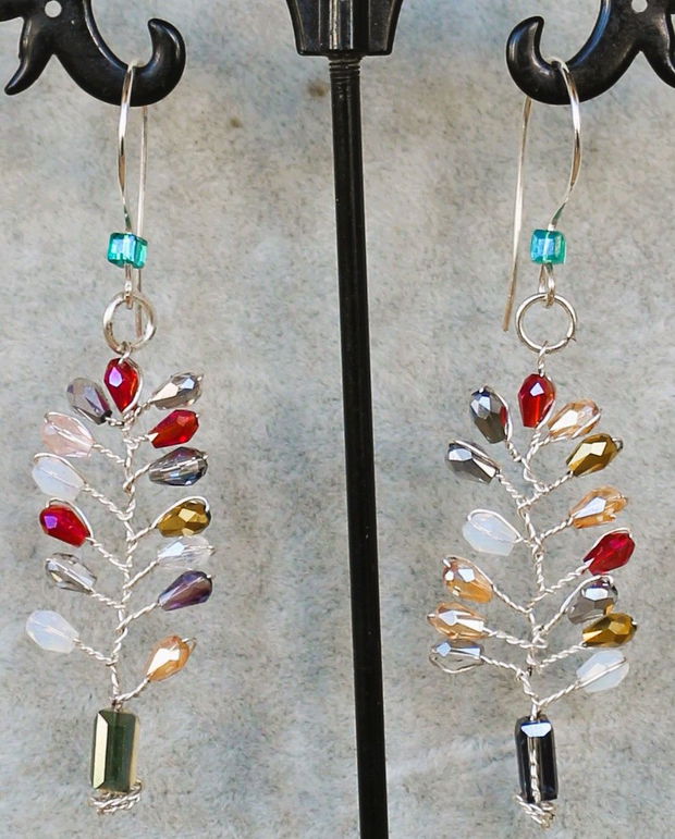 Cercei handmade din sarma si cristale tip swarovski