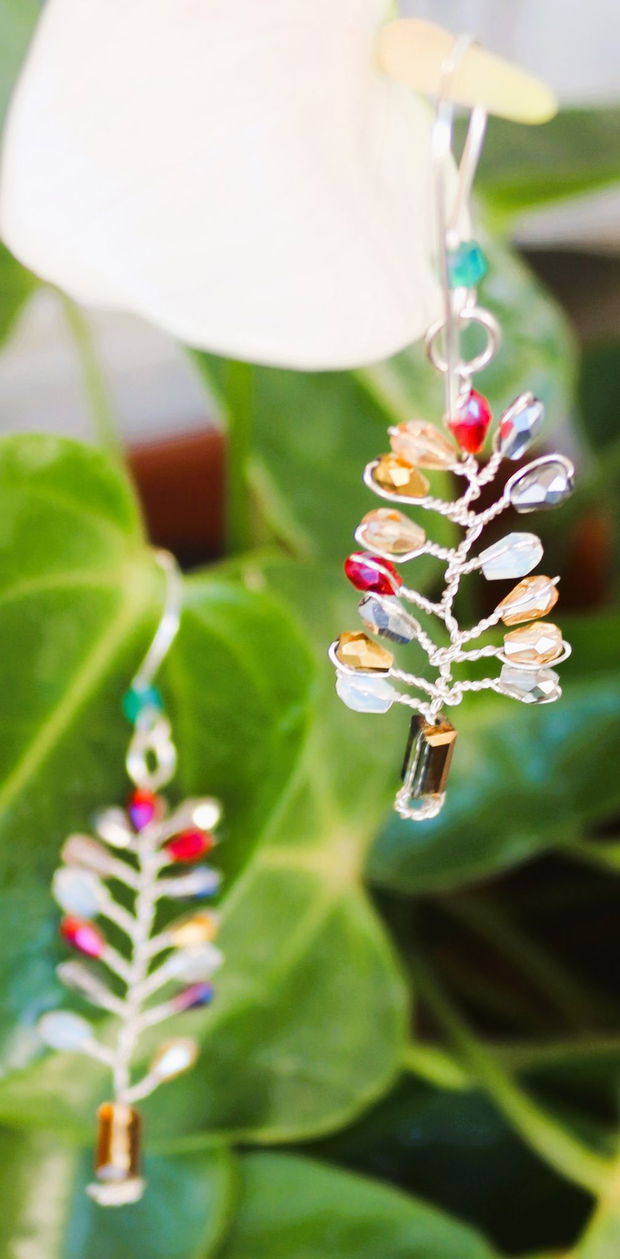 Cercei handmade din sarma si cristale tip swarovski