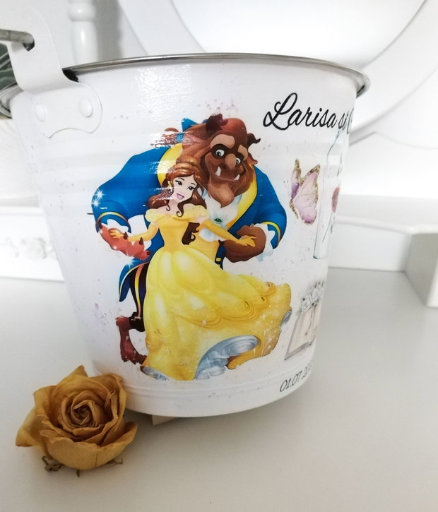 Galeata pentru mireasa cu frumoasa și bestia