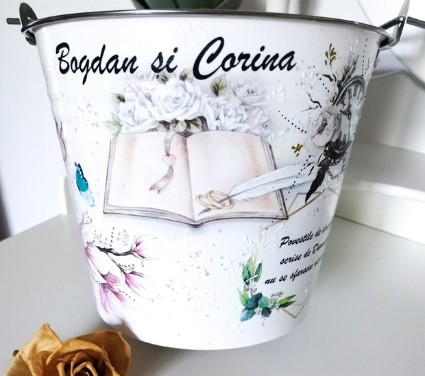 Galeata pentru mireasa cu tema cartea legământului