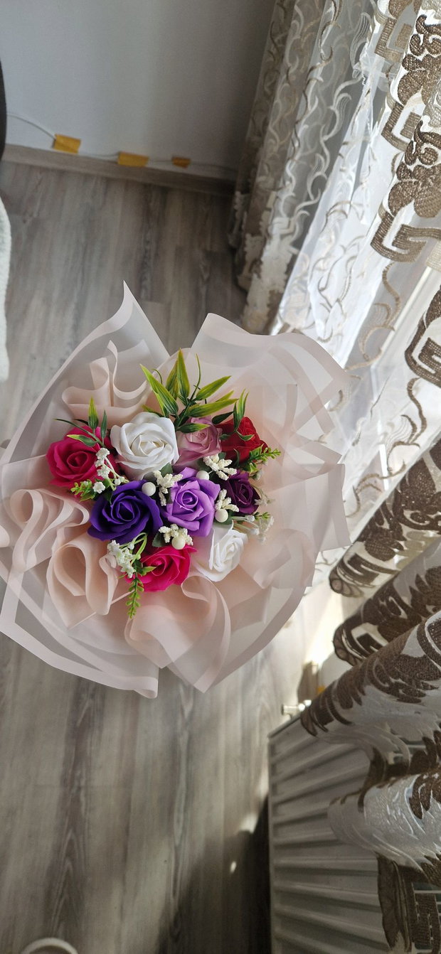 Buchet 9 trandafiri de sapun