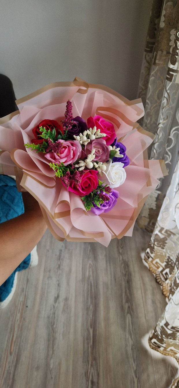 Buchet 9 trandafiri de sapun