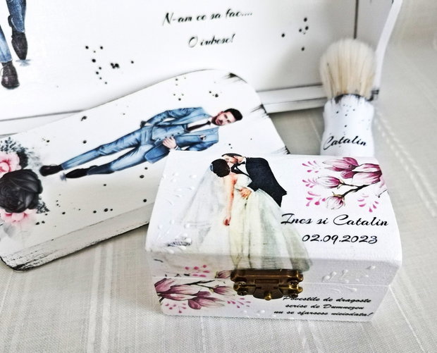 Cutie de verighete cu miri romantici
