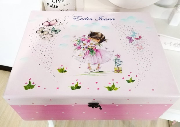 Cutie de trusou botez sau mot cu fetița cu flori