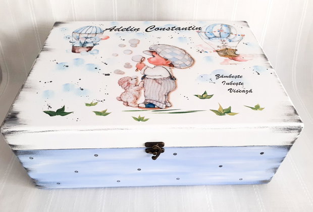 Cutie de trusou botez sau mot băiețelul cu baloane de spumă