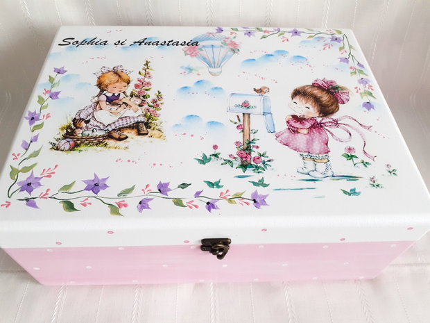 Cutie de trusou botez sau mot cu fetița la cutia poștală