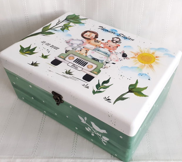 Cutie de trusou botez sau mot cu tema safari