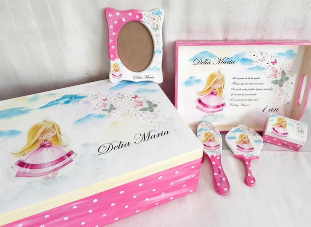 Cutie de trusou botez sau mot cu fetiță blondă