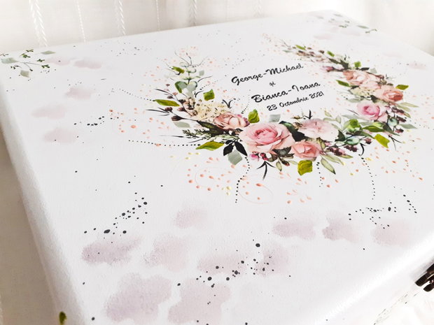 Cutie de trusou pentru mireasa cu trandafiri