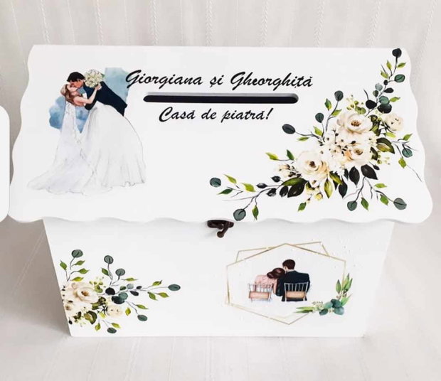 Cutie de dar tip căsuță cu miri și trandafiri albi