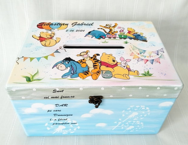 Cutie de dar pentru botez cu Pooh și prietenii săi