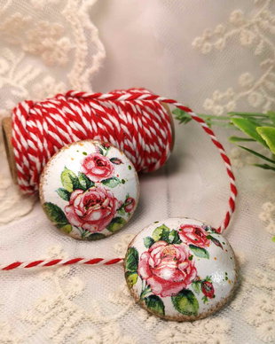 Brosa martisor cu flori