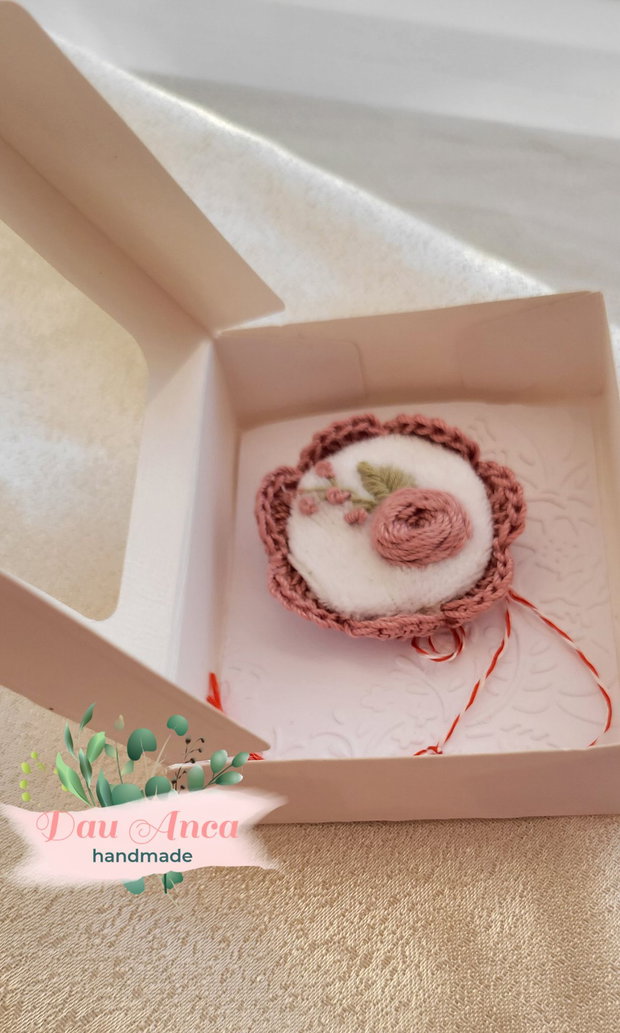 Martisor brodat