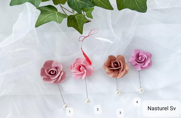 Pin-uri martisor: Trandafiri