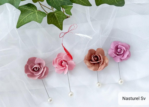 Pin-uri martisor: Trandafiri