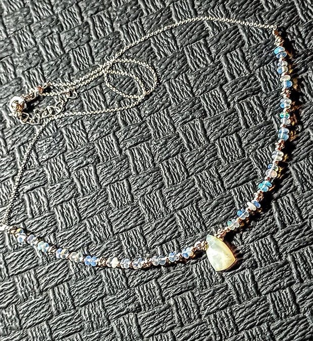 Rezervat Colier argint opal de foc etiopian brioleta fancy lant argint minimalist boho chic trendy
